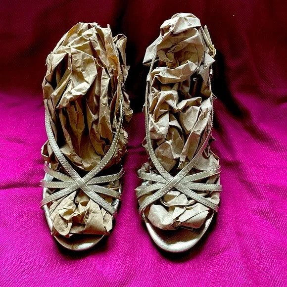 Lauren Ralph Lauren Strappy Gold Slingback Sandal! Size 7.5. See Notes & Photos! - Picture 11 of 16